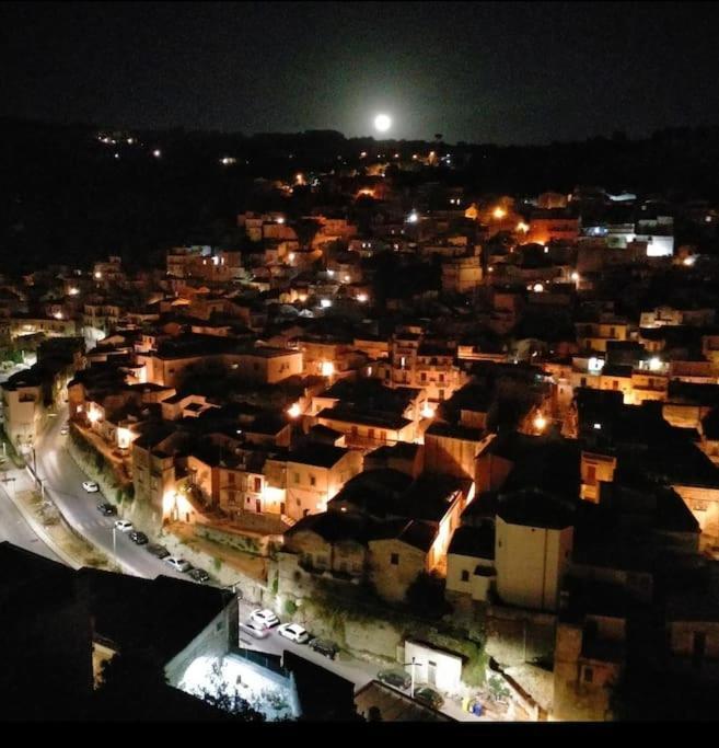 Villa Terrazza con vista 'casa Ziicedda' Modica Esterno foto